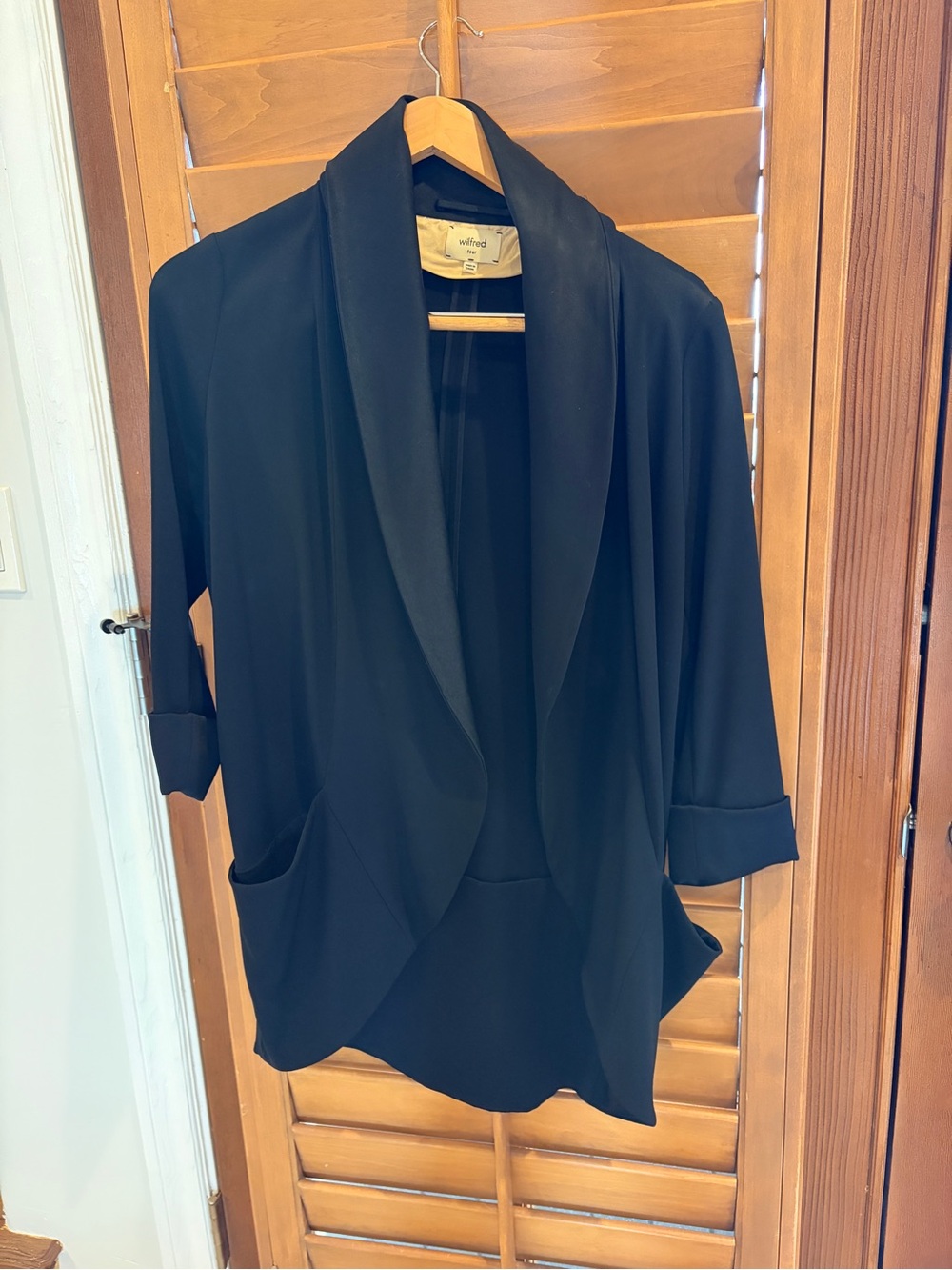 Wilfred Aritzia Crepe/Satin Jacket